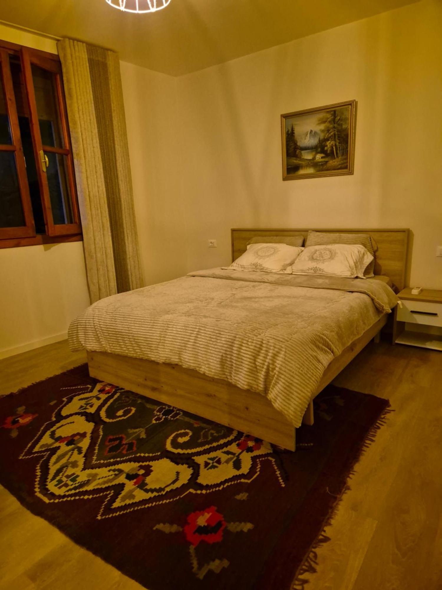 Kurmaku'S Guesthouse 엘바산 외부 사진